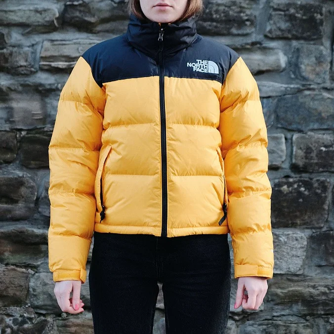 Пуховик женский The North Face 1996 Retro Nuptse Jacket Summit Gold